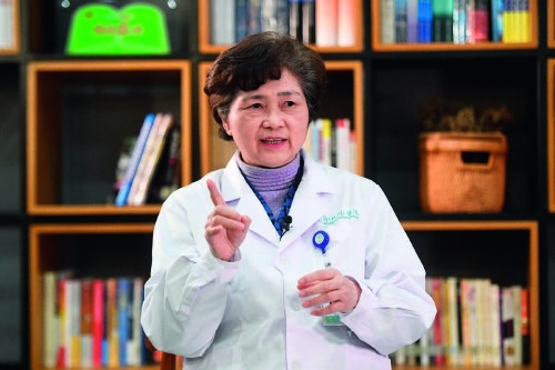 p18-2李兰娟 摄影_ 新华社记者 黄宗治.jpg